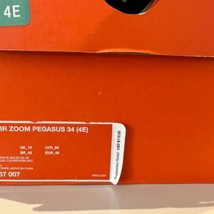 Nike Air Zoom Pegasus 34 Athletic Shoe